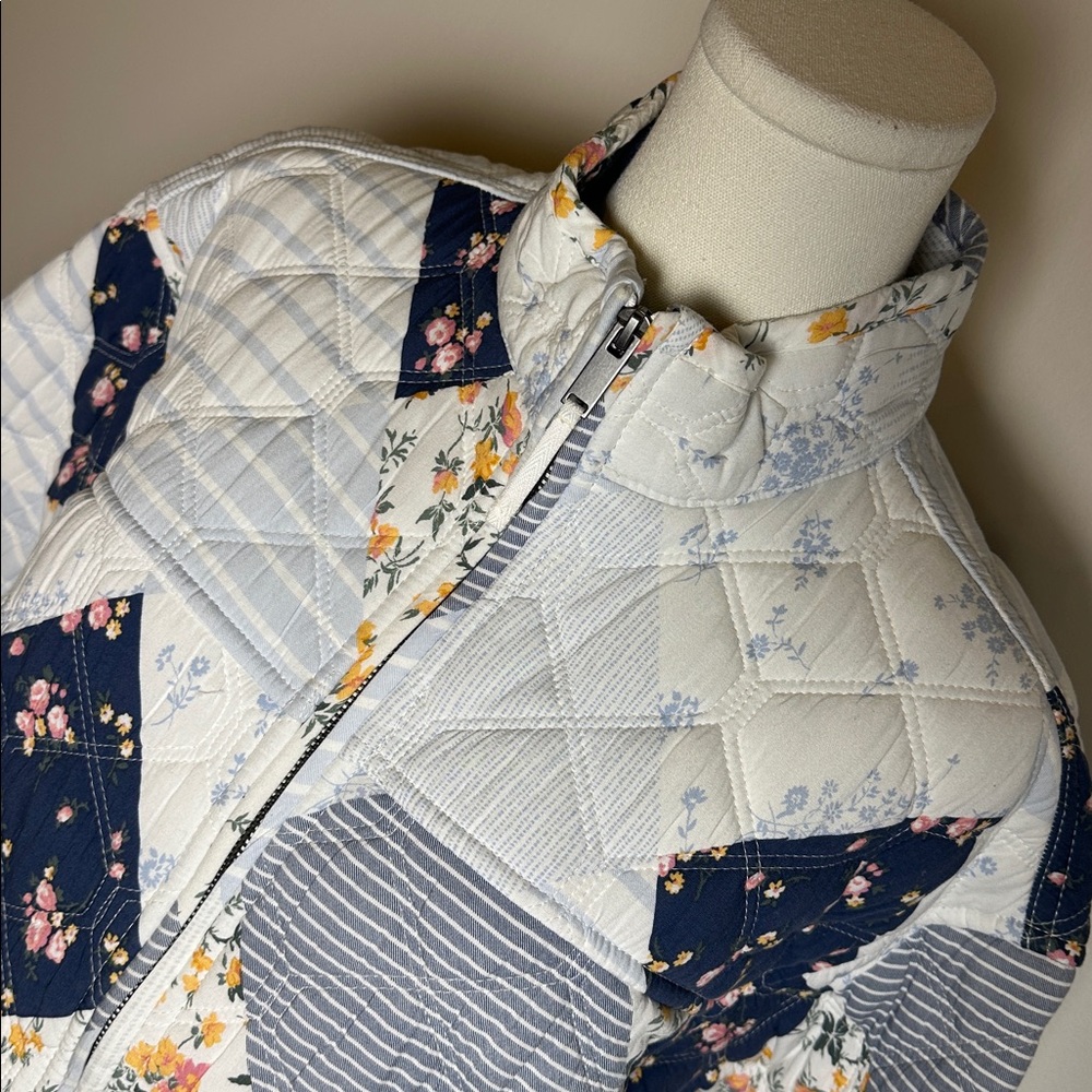 American Eagle Womens Quilted Patchwork Floral St… - image 4